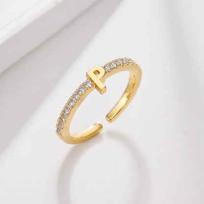 Bague Initiale Élégance Scintillante