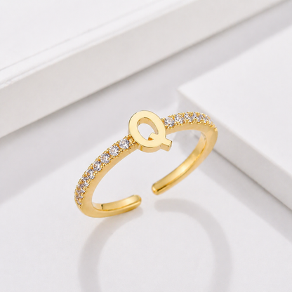 Bague Initiale Élégance Scintillante