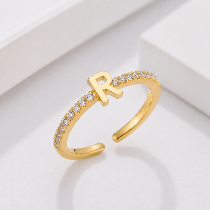 Bague Initiale Élégance Scintillante