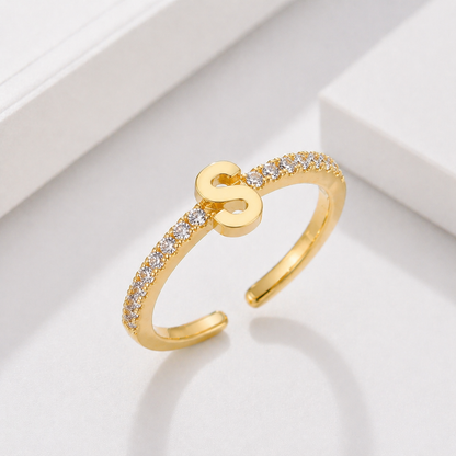 Bague Initiale Élégance Scintillante