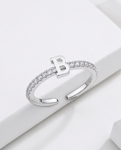 Bague Initiale Élégance Scintillante
