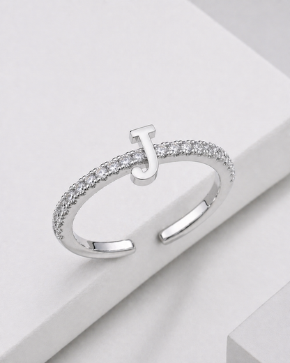 Bague Initiale Élégance Scintillante