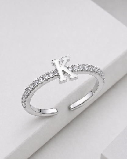 Bague Initiale Élégance Scintillante