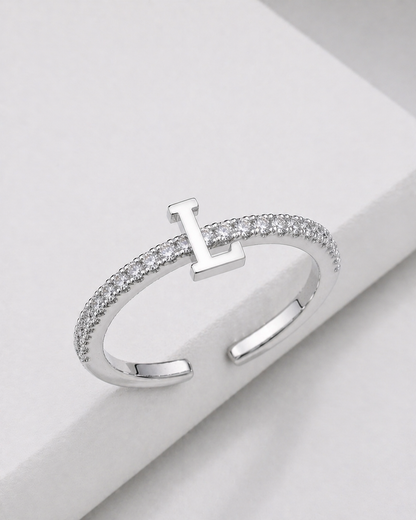 Bague Initiale Élégance Scintillante