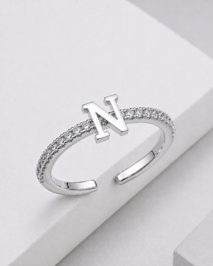 Bague Initiale Élégance Scintillante