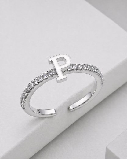 Bague Initiale Élégance Scintillante