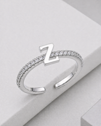 Bague Initiale Élégance Scintillante