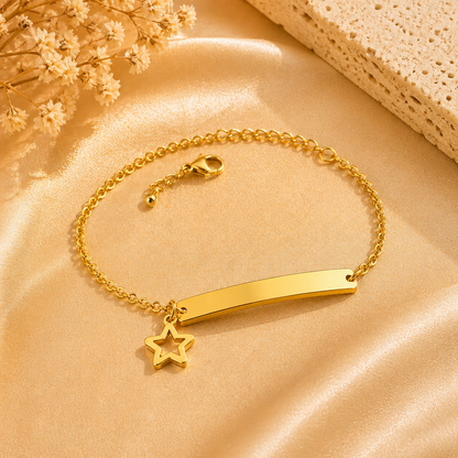 Bracelet Plaque Doré – Charm Élégant