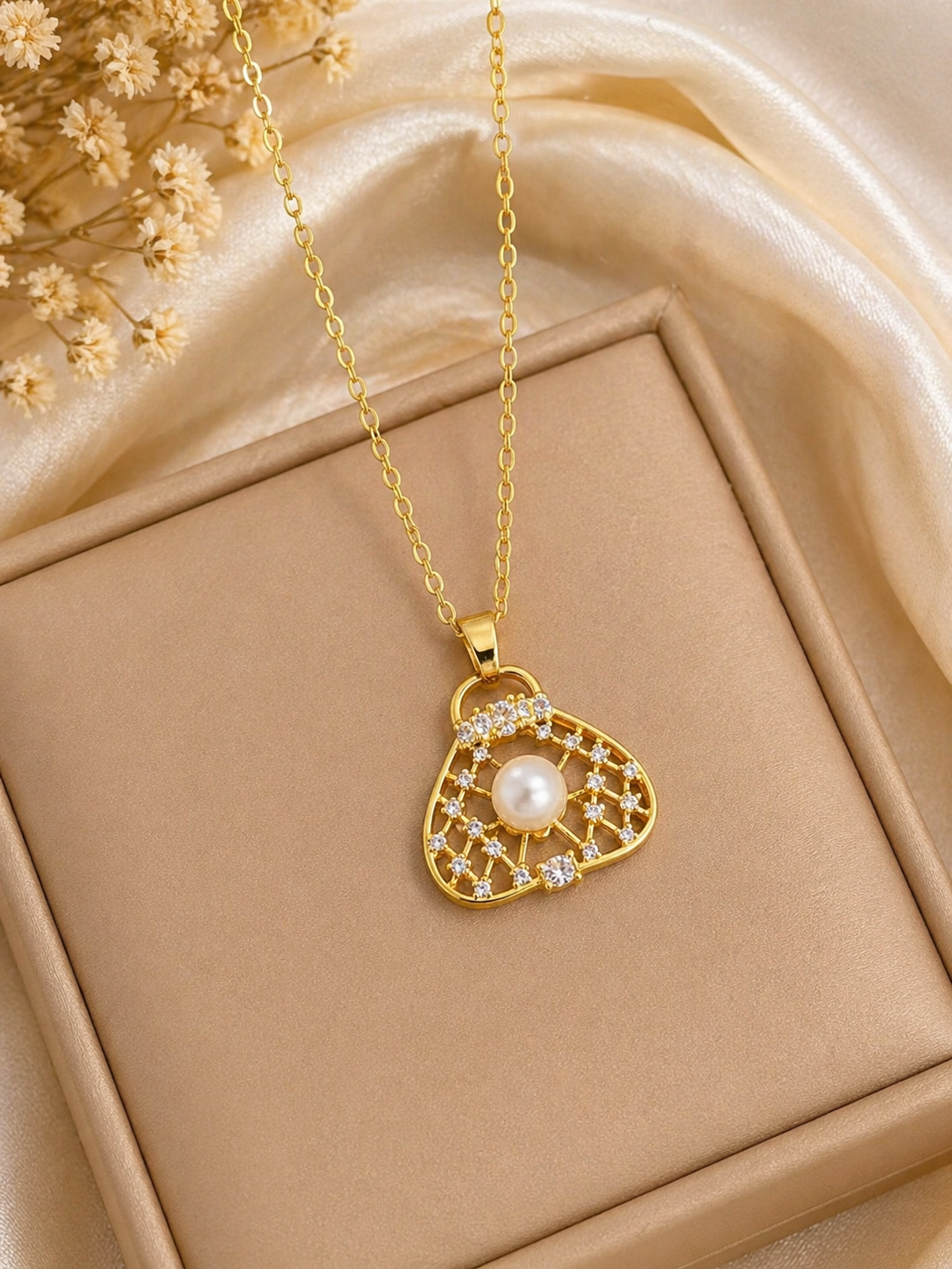 Collier Pendentif Animal Doré – Élégance & Éclat