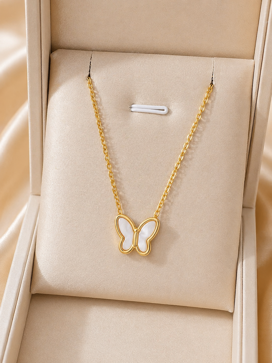 Collier Cœur Doré en Acier Inoxydable – Élégance Tendance