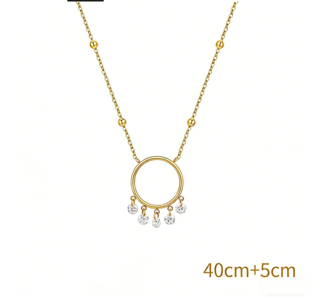 Collier Doré Zircon – Élégance Géométrique