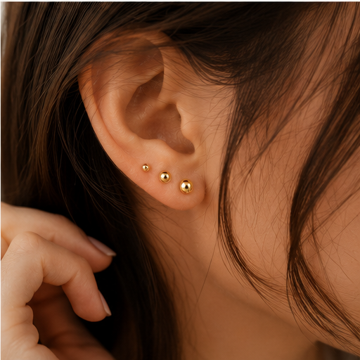 Boucles d'Oreilles Puces Dorées – Lot de 3 Tailles Élégantes