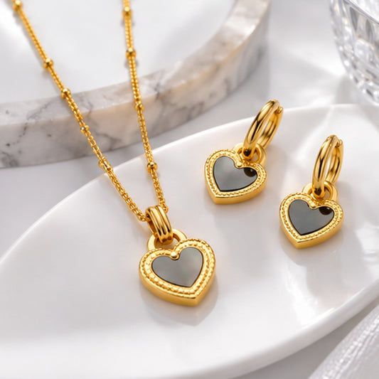Parure Cœur Doré et Noir – Collier et Boucles d’Oreilles Élégants Femme